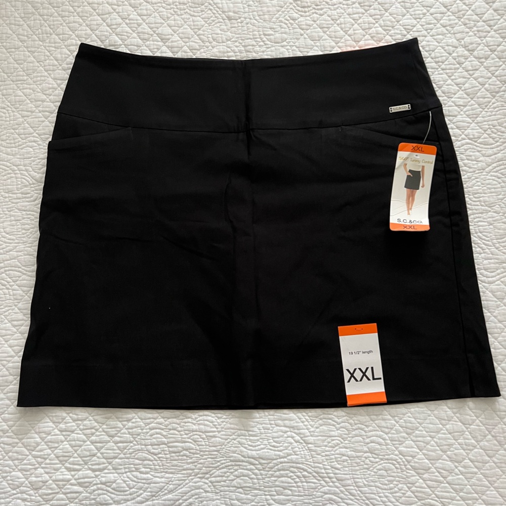 NWT Black Skort